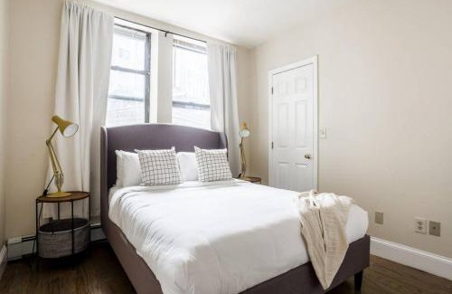 Downtown Boston Apartment | Beautiful 2 Bedroom Financial District Apartment