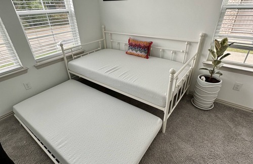 Haltom City House | Beautiful 2 Bedroom Townhome