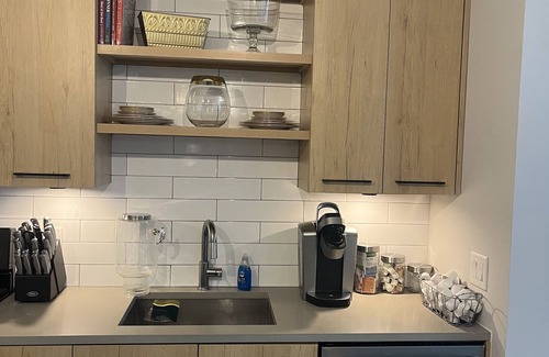 Cumberland Apartment | Beautiful 2 bedroom with pool view