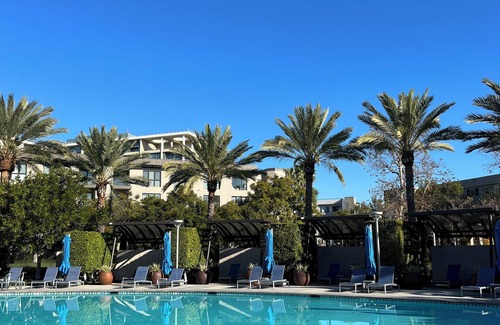 Irvine Business Complex Condo | Beautiful 2 BR/2 BA luxe condo located in prime location near John Wayne airport