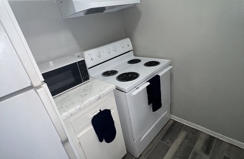 Webster Apartment | Beautiful 2 BR 5 Mins Away From The NASA