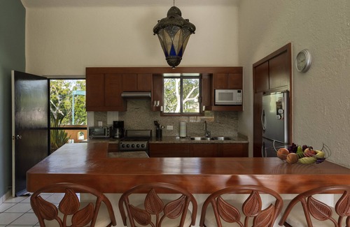 Ixtapa Condo | Beautiful 2 BR condo, pool, tenis court on Palma Real golf course