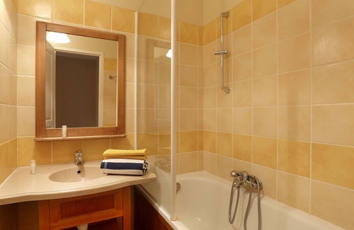 Monflanquin Apartment | Beautiful 2 room apartment in Lac Mondésir holiday resort