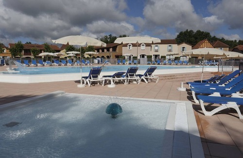 Monflanquin Apartment | Beautiful 2 room apartment in Lac Mondésir holiday resort