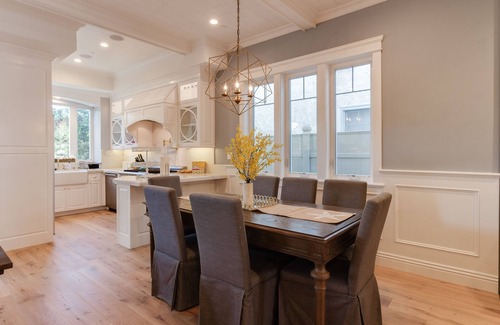 Naples House | Beautiful 2 Story Right by the Canals & Ocean View Belmont Shore With Spa