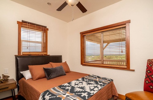 Hereford House | Beautiful 2 Story with Mountain Views