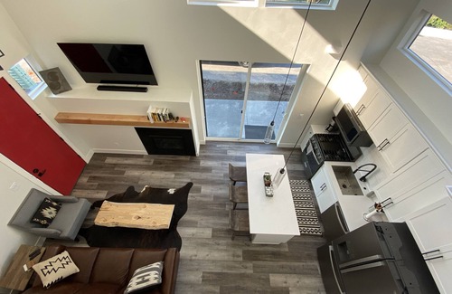 Whitefish House | Beautiful 2BD + 2BA Home! King Beds! Hot Tub! Pool! Walk to downtown.