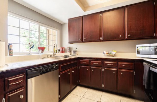 Rancho Cucamonga House | Beautiful 2Bdrm-3Bth Townhome, Attached 2 Car Garage, Pool, Gated Community