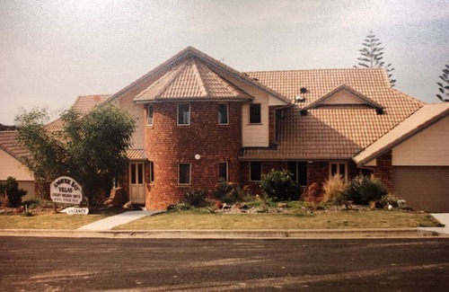 Angourie Villa | Beautiful 2storey villa 3 mins walk to restaurant cafes and spooky beach