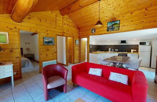 Les Martys Cottage | Beautiful 3 épis country gîte, large south-facing terrace