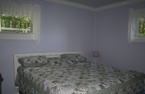 Minocqua Cabin | Beautiful 3 Bdrm Cabin, 10 Ft. from shore on Lake Shishebogama in Minocqua, WI