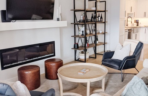 Central Okanagan House | Beautiful 3 Bed /3 Bath Wine Country Villa