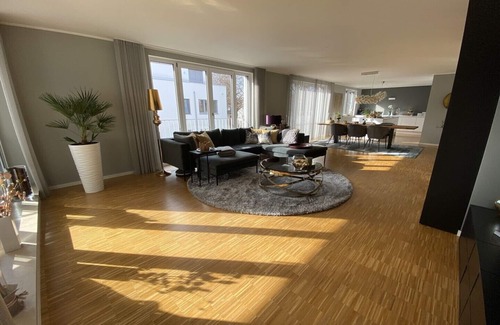 Untergiesing - Harlaching Apartment | Beautiful 3-Bed Apartment in Munchen