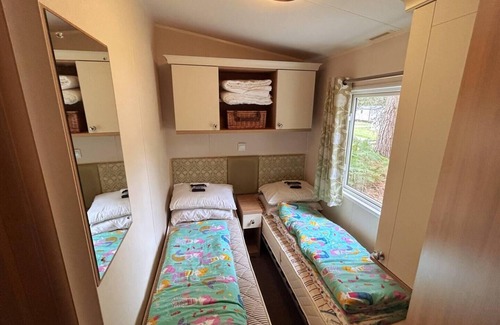 Belton Cabin | Beautiful 3-Bed selfcontained lodge Great Yarmouth