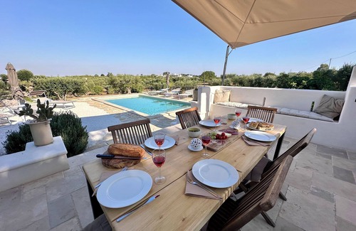 Martina Franca Villa | Beautiful 3 bed trullo with pool, stunning view, 5 minutes from Alberobello
