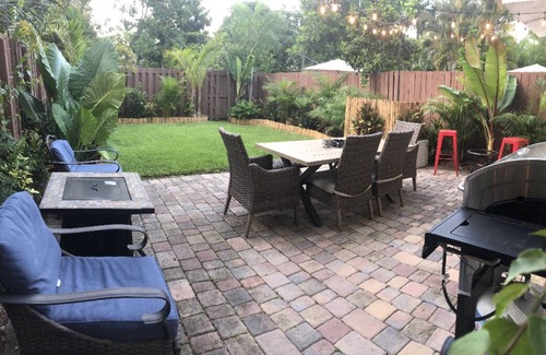 Croissant Park House | Beautiful 3 bedroom Townhome near Fort Lauderdale Beach, Airport, and Los Olas !