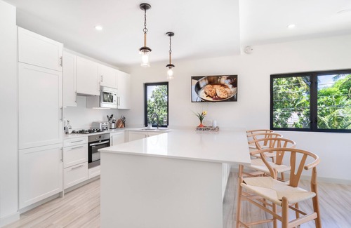 Reeds Bay House | Beautiful 3-bedroom Ocean View Townhome Across From Thunder Bay Beach