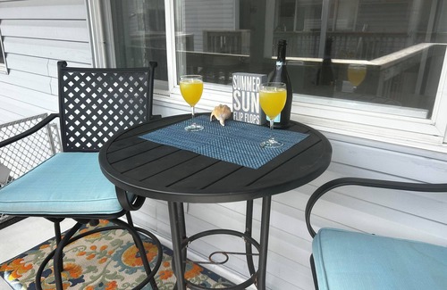 Sea Isle City Condo | Beautiful 3 Bedroom condo, one block from beach, in center of Sea Isle City