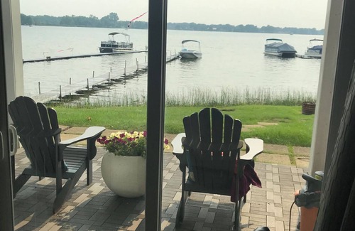 Whitmore Lake House | Beautiful 3-bedroom LAKEFRONT home near Ann Arbor