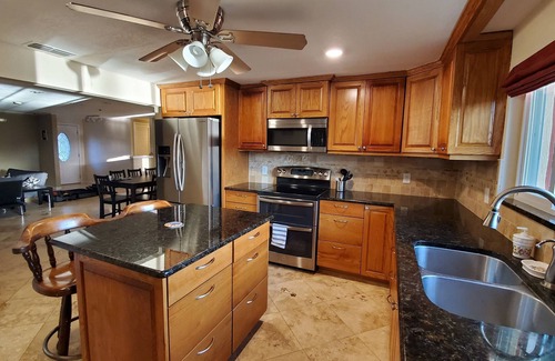 Ruskin House | Beautiful 3 bedroom 2 bath oasis on a canal near the Tampa Bay