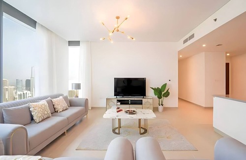 Jabal Ali 2 Apartment | Beautiful 3 Bedroom Beachfront Apartment with a view of Dubai Marina