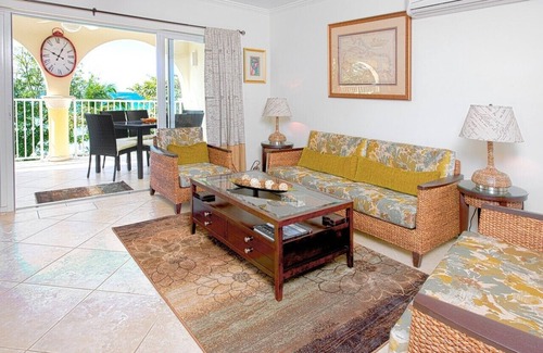 Maxwell Villa | Beautiful 3 Bedroom Sapphire Beach Suite!
