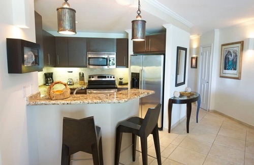 Maxwell Villa | Beautiful 3 Bedroom Sapphire Beach Suite!