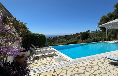 Pelekas Villa | Beautiful 3 bedroom villa overlooking Ionian sea, with private pool.