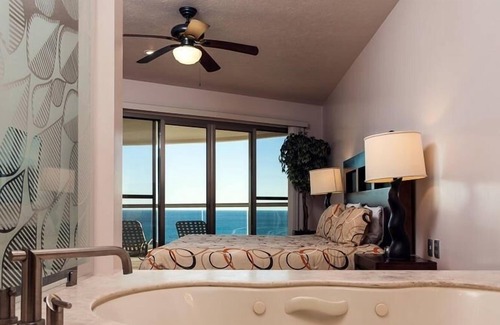 San Carlos House | Beautiful 3 BR Condo w ocean view and resort delight - Playa Blanca by RedAwning