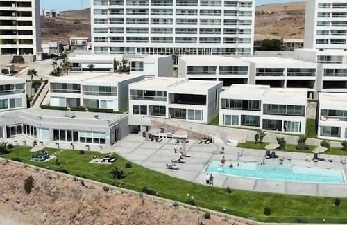 Parcelas House | Beautiful 3 bedroom house 4 bathroom front beach Playas de Rosarito with WiFi