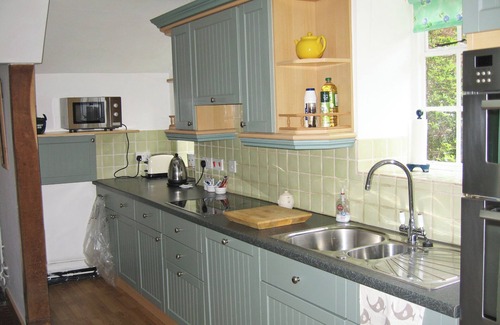 New Forest District Cottage | Beautiful 350 Year Old New Forest Thatched Cottage - Near The Sea