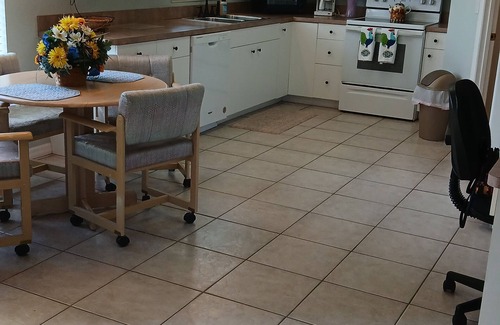 Highland Villa | Beautiful 3BR2BA FULLY FURNISHED ! Convenient to races,airport!