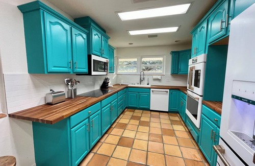 Lakeland House | Beautiful 4/3 Home + Pool & Hot Tub
