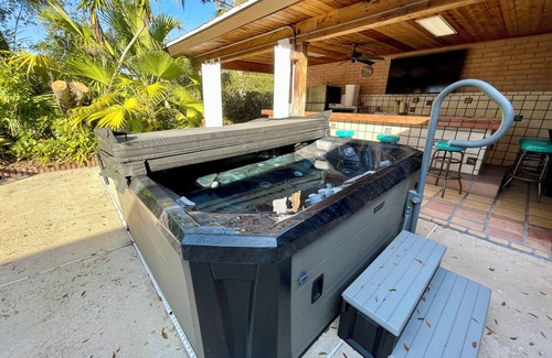 Lakeland House | Beautiful 4/3 Home + Pool & Hot Tub