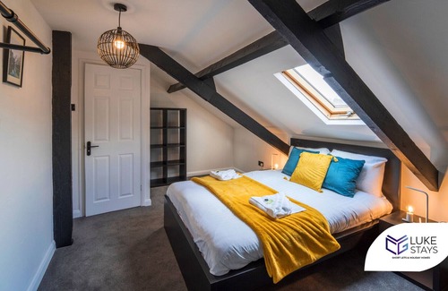 Gateshead Apartment | Beautiful 4 Bed -Wifi -Yard -Central -Gateshead