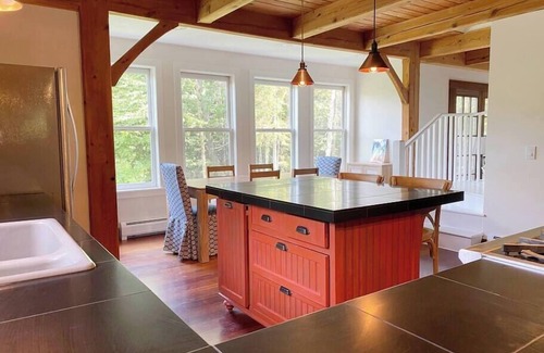 Moscow House | Beautiful 4 Bed Home in a Tranquil, Ideal Setting