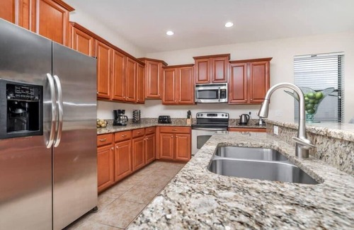 Tuscan Ridge House | Beautiful 4 Bed Pool Home with Game Room-1456MS