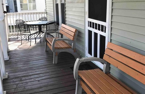 Hampton House | Beautiful 4 bedroom, 1.5 bath Beach Cottage with Central AC