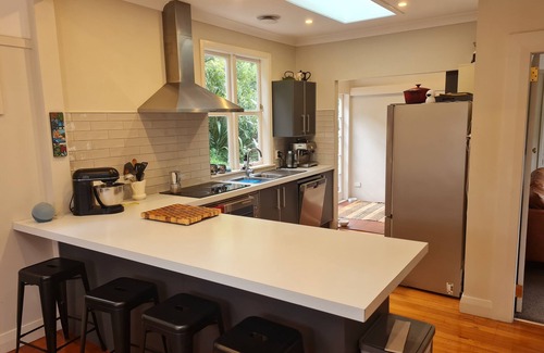 Seatoun House | Beautiful 4 bedroom home close to the beach and Miramar cafes