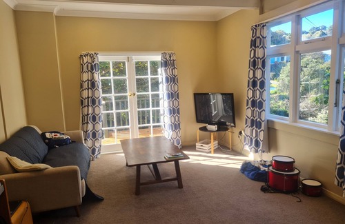 Seatoun House | Beautiful 4 bedroom home close to the beach and Miramar cafes