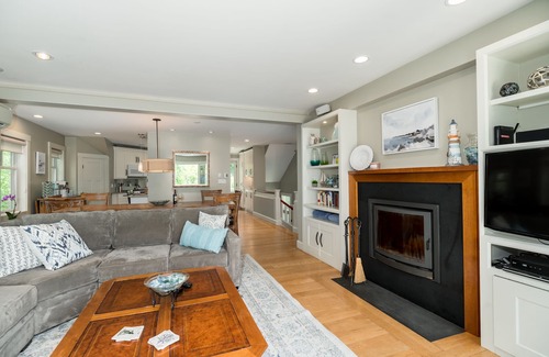 Gloucester House | ⭐️ Beautiful 4+ Bedroom Annisquam W/Private Beach Access 🏖