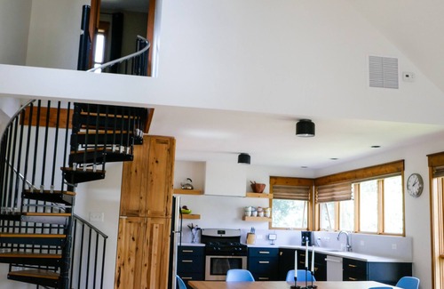 Crested Butte House | Beautiful 4 br/3 ba with huge yard & 2 living areas