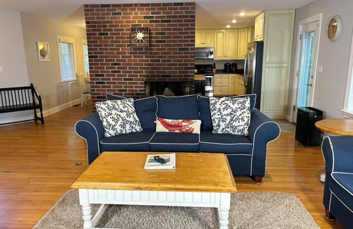 Kennebunk House | Beautiful 4 BR, Close to Everything! Walk to Gooch's Beach and Dock Square!