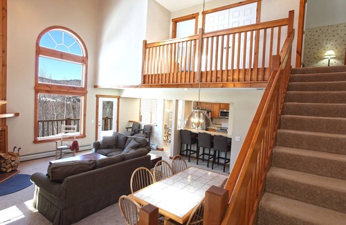 West Dover House | Beautiful 4 BR Townhome minutes from Mt Snow