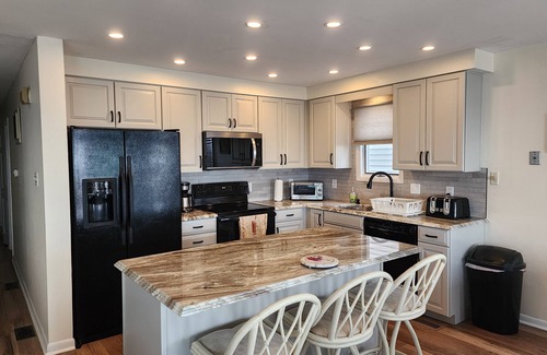 South End House | BEAUTIFUL 4BR 2BA BEACHFRONT With BREATHTAKING OCEAN VIEW!