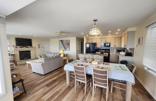 South End House | BEAUTIFUL 4BR 2BA BEACHFRONT With BREATHTAKING OCEAN VIEW!