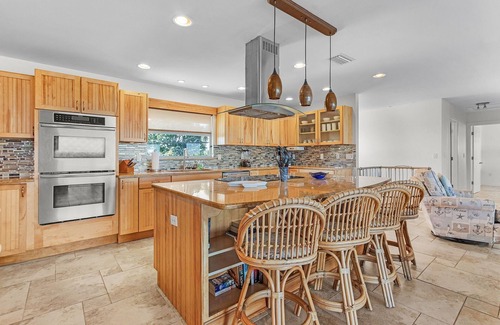 Saint James City House | Beautiful 5/3 Pool, Saltwater Cove, Sleeps 10!