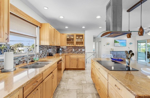 Saint James City House | Beautiful 5/3 Pool, Saltwater Cove, Sleeps 10!