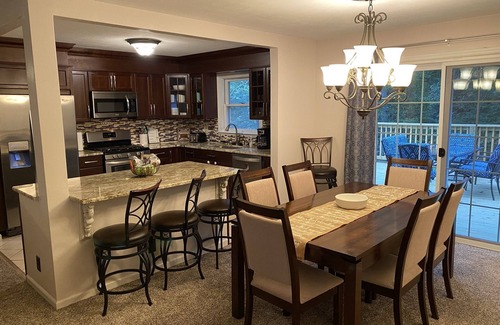 Grand Rivers House | Beautiful 5 BDR/4 Bath, 11 Beds, Sleeps 15, by Patti's w/Pool Table!