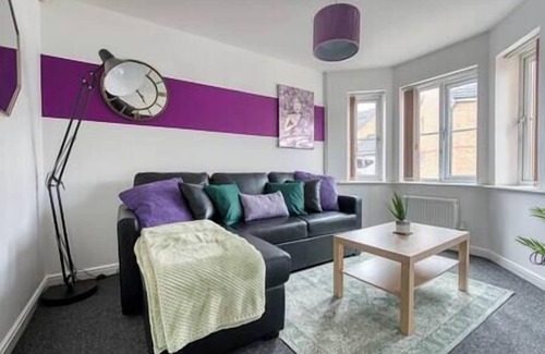 Coventry House | Beautiful 5 Bed House Free WIFI